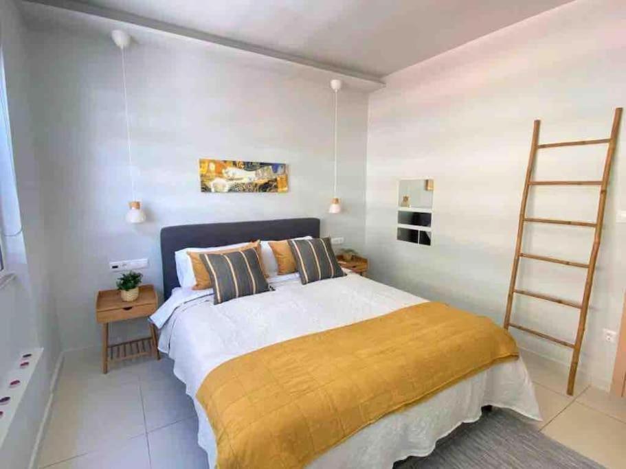 New Amazinglarge Luxury 4Br Suite/1Min Toacropolis Atenas Exterior foto